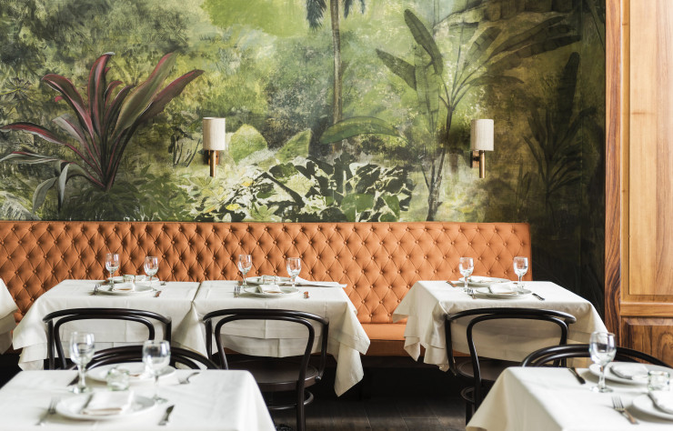 Au sein du restaurant, le mélange des genres et des époques dessine des univers inédits.