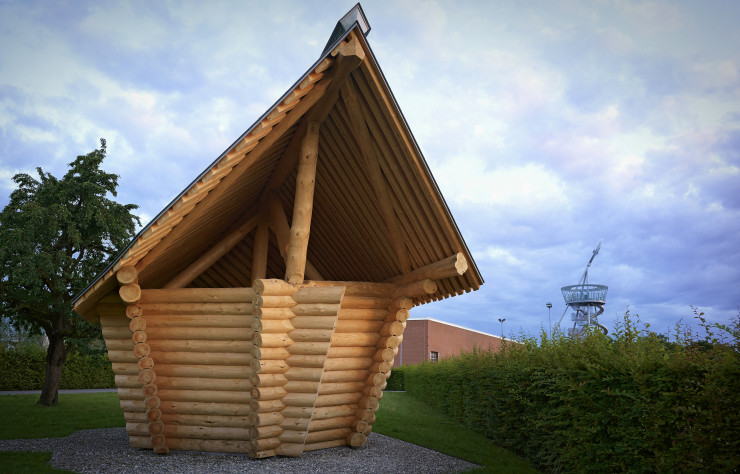 Rolf Fehlbaum, président émérite de Vitra, a découvert la maquette exposée par Thomas Schütte en 2016, à Düsseldorf.