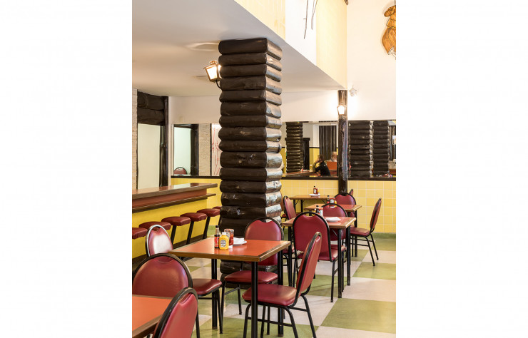 Le charme inimitable de Frevo, restaurant vintage et sans façon, en plein quartier chic de Jardins.