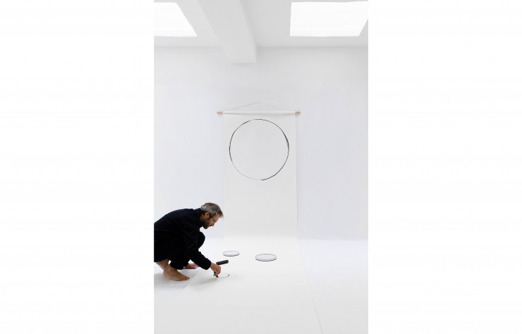 Sur le shooting de la collection de porcelaine Revol.