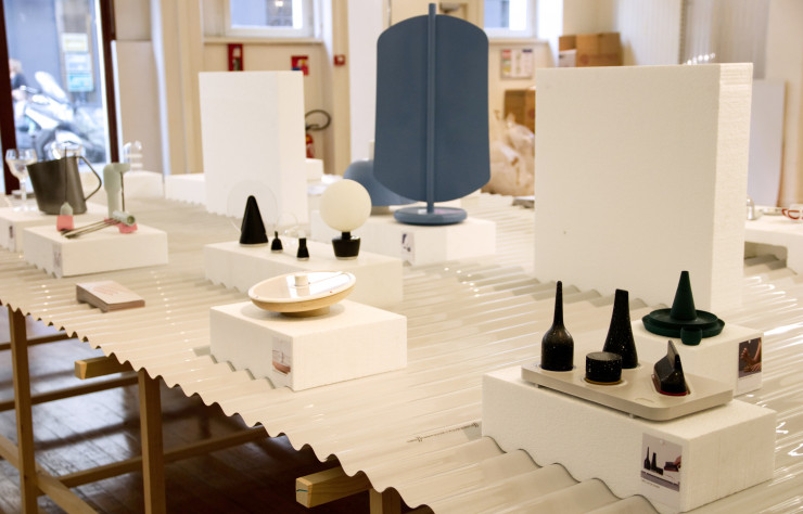 Vue de l’exposition « Expériences sensibles » à l’ENSCI.