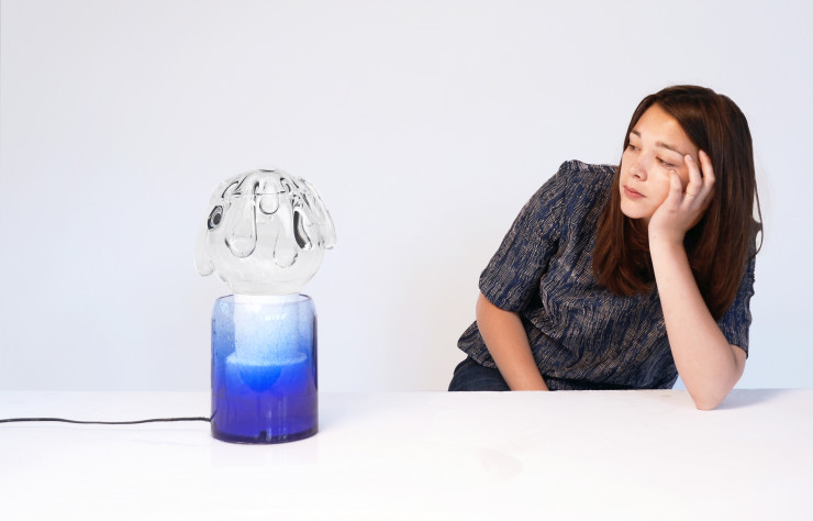 Blue Monster, une expérimentation signée Hélène Labadie sur le verre.