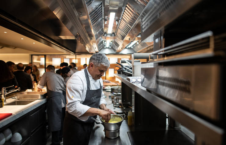 Le chef espagnol Nandu Jubany en action.