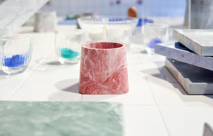 Les porte-savons et les coquetiers sont même proposés en Køffrets, des kits do it yourself pour retrouver les joies des Mako Moulages de notre enfance !