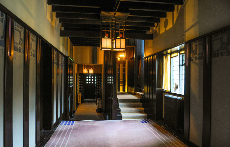 L’intérieur de The Hill House conserve une inspiration victorienne.
