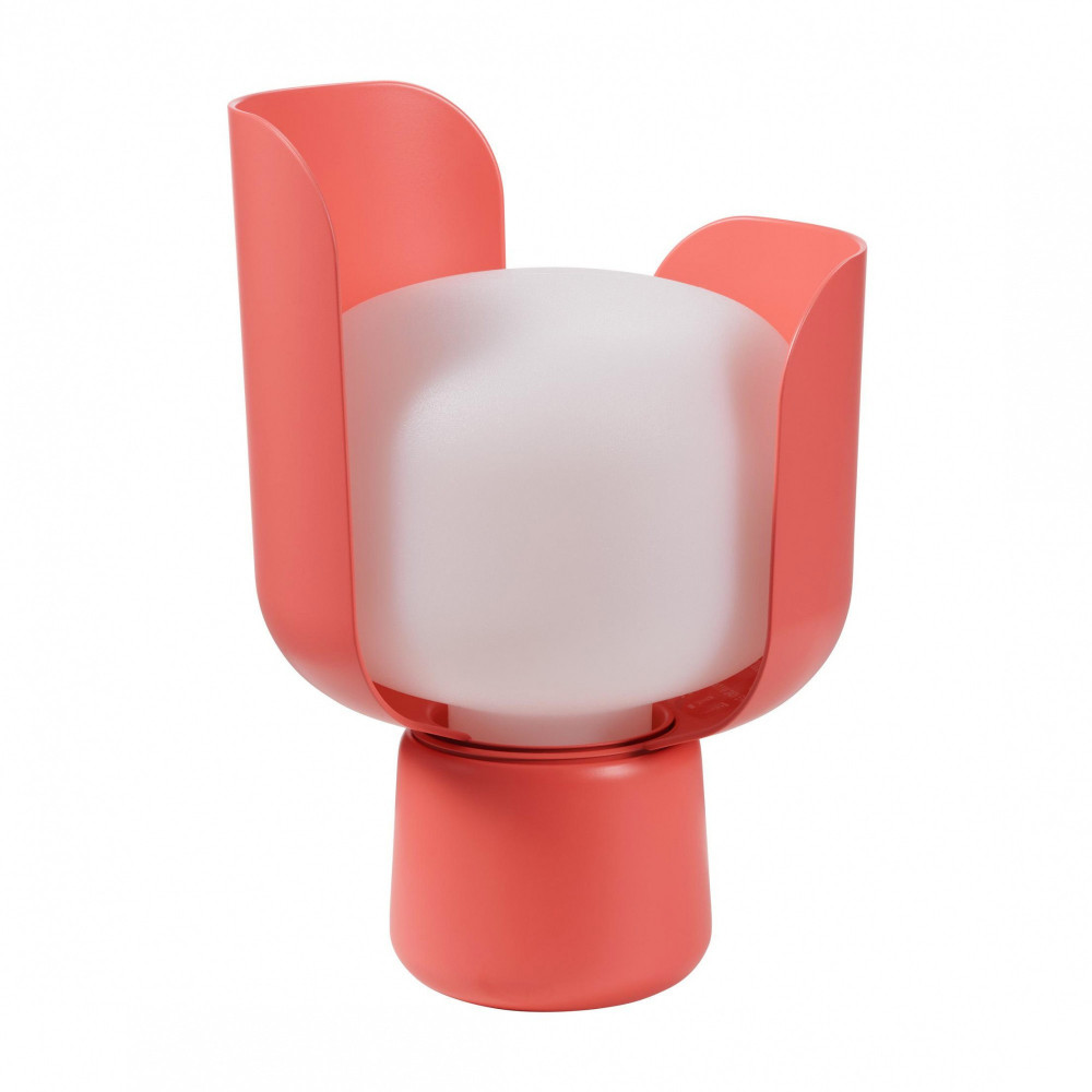 La lampe Blom offre un confort essentiel grâce à ses pétales pivotants qui permettent d'ajuster l’intensité de...