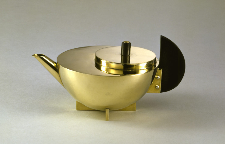 Théière MT 49 de Marianne Brandt (1924).