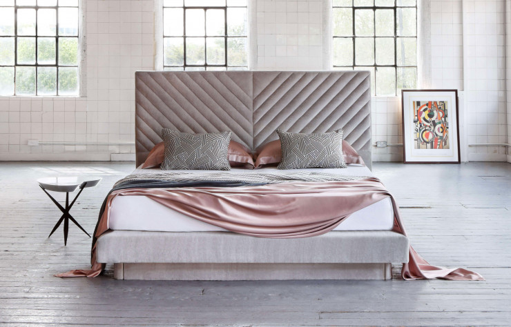 Lit Stella de Nicole Fuller, inspiré par les formes géométriques de l’artiste américain Frank Stella (Savoir Beds).