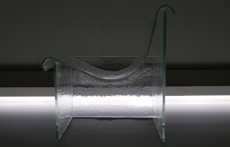 Fauteuil en verre de Nendo (Wonderglass).