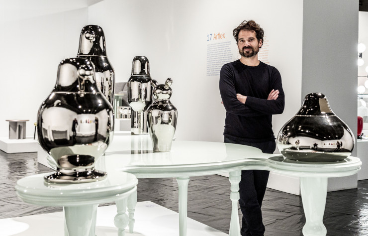 Né à Madrid, Jaime Hayón a eu les honneurs de la ville avec une exposition personnelle, « Backstage », dans le cadre de la première édition du festival, en 2018.