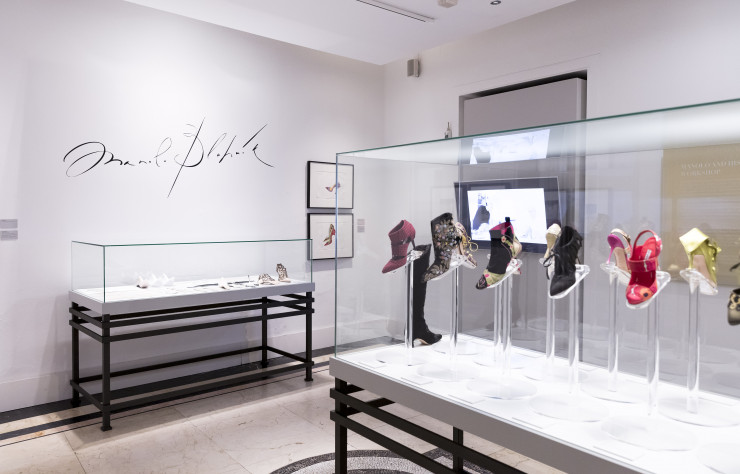 Plus que centenaire, le musée national des Arts décoratifs propose des expositions passionnantes comme celles sur le chausseur Manolo Blahnik (photo) ou le Grupo 13 (des génies de la publicité des années 60).
