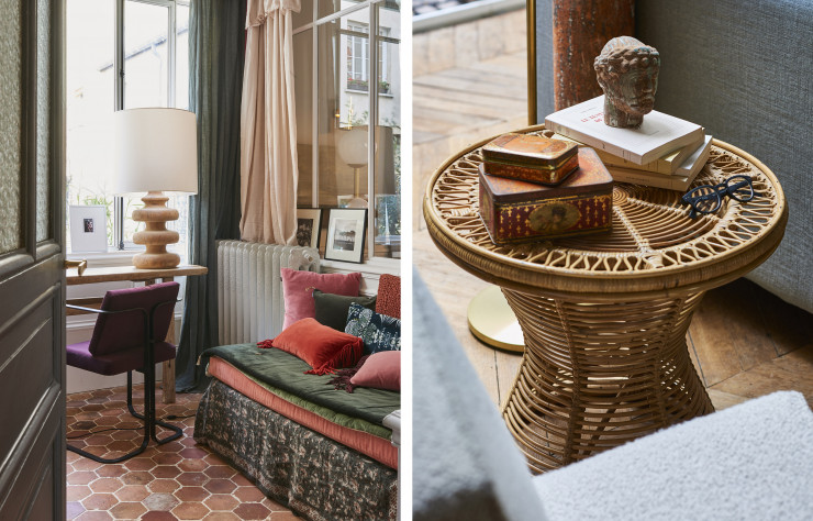Sur la banquette, de fins matelas et plaids indiens ont été associés à des coussins Le Monde Sauvage, Caravane et Maison Madeleine pour ceux à franges, dans des teintes de vert et de pourpre orangé qui rappellent les tommettes. Sur le bureau, lampe de la marque néerlandaise Pols Potten. Rideaux Le Monde Sauvage. A droite, Guéridon des années 50 chiné rue de Bretagne (Paris IIIe).