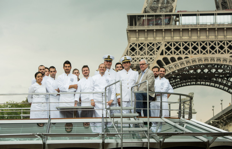 Hormis ses croisières, le bateau ouvre sa terrasse l’après-midi pour des pauses gourmandes, salées ou sucrées.