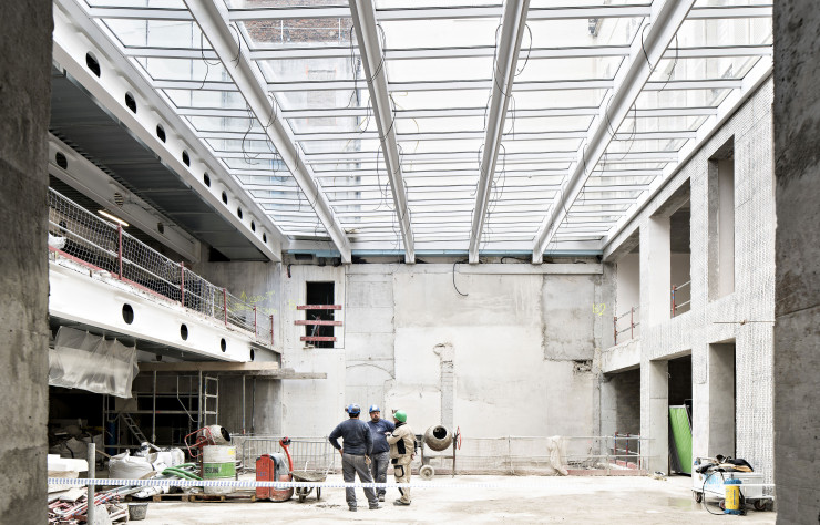 Dans un ensemble classé du Marais, à Paris, l’agence veille actuellement à l’insertion de 3 500 m2 de surfaces commerciales alimentaires et de restauration pour le groupe Eataly.