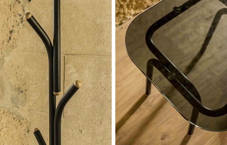 Outre les assises, la collection comprend également un porte-manteaux et une table basse disponible en trois formats.