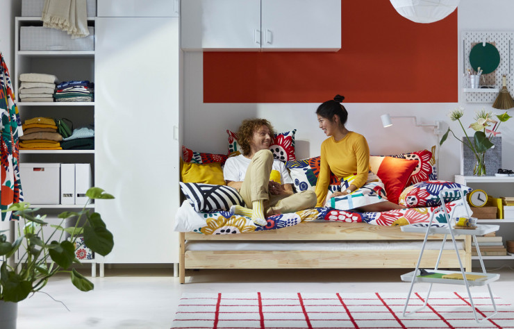 Les tissus de la collection Sommaraster, une vision très scandinave du motif floral.