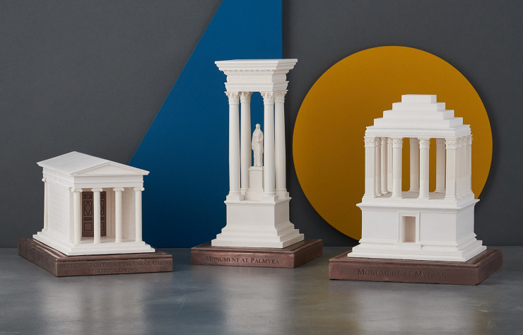 Hommages à l’architecture antique avec ce temple d’Artemis et deux monuments des cités de Palmyre et Mylasa.