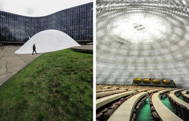 Le siège du Parti communiste français, dessiné par l’architecte brésilien – et communiste fervent – Oscar Niemeyer et construit pendant les années 70, s’envisage comme un festival de courbes. Sa fameuse coupole, oeuf enfoui dans le béton, arbore, en guise de plafond, une myriade de lamelles de métal qui, comme une robe vintage de Paco Rabanne, démultiplie la lumière.