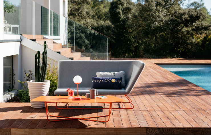 La collection « Ultrasofa », dont la pièce maîtresse reste le canapé, continue de s’agrandir, notamment cette année avec une table basse à la géométrie tout aussi audacieuse.