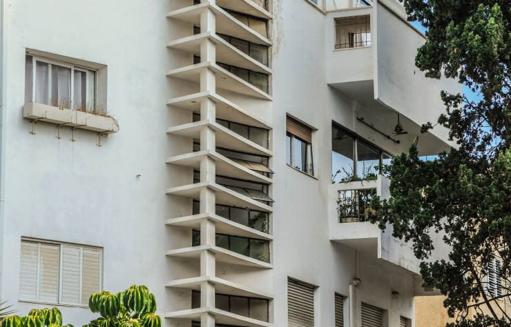 Maison Shami, dite « Maison du Thermomètre » (1936), 5, rue Frug. Architecte : Yehuda Liulka.