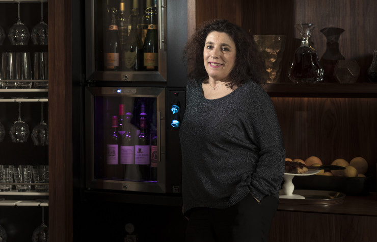 Polyvalente, Agnès Guiot partage également sa passion pour la gastronomie en passant parfois derrière les fourneaux.
