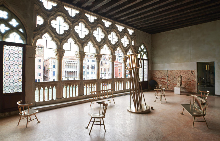 Mobilier de la collection « Acqua Alta » de Virgil Abloh (Carpenters Workshop Gallery).