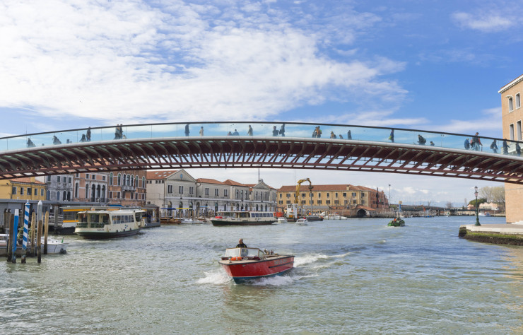Le pont de la constitution de Santiago Calatrava (1999).