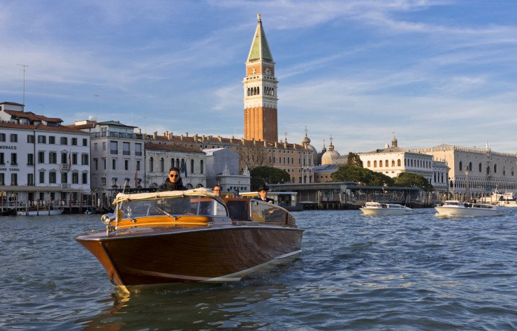 Les bateaux sont rois à Venise.