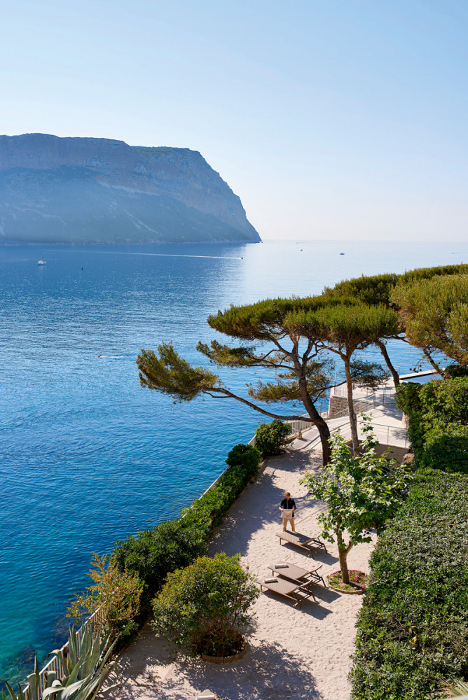 CASSIS La vue à se damner depuis Les Roches Blanches, l’hôtel qui donne envie de redécouvrir les...