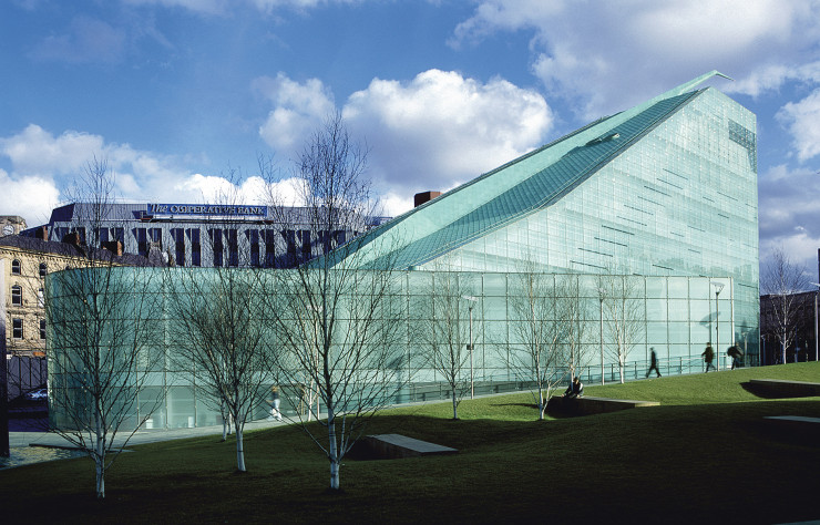 Urbis (National Football Museum) de SimpsonHaugh (2002).