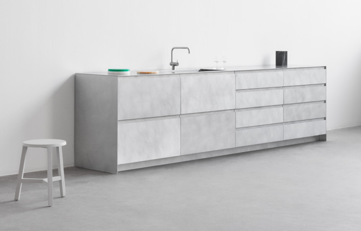 Collection « Plate » de David Thulstrup, en aluminium brossé et acier inoxydable.