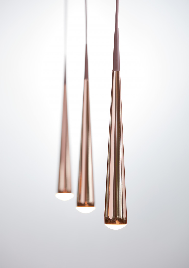 Suspension Niceone Rain Trace 3/110, en cuivre brillant, design Tobias Grau, à partir de 1 448 €. Tobias Grau.