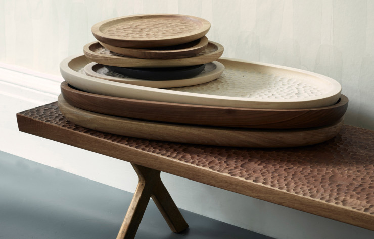 Banc et plateau de la même collection (Zanat).