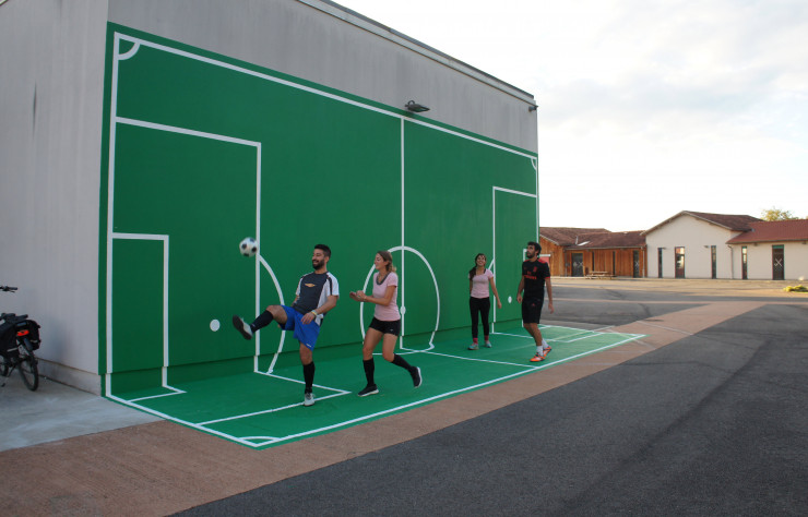 « le Terrain de Foot en Façade » restera à Pau jusqu’en juin 2020.