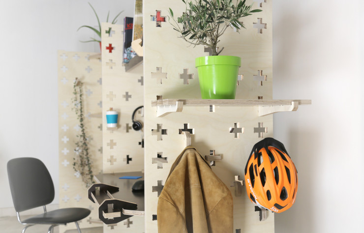 Paterres, étagères et autres accessoires rythment le motif ajouré tout en décuplant les possibilités de personnalisation.