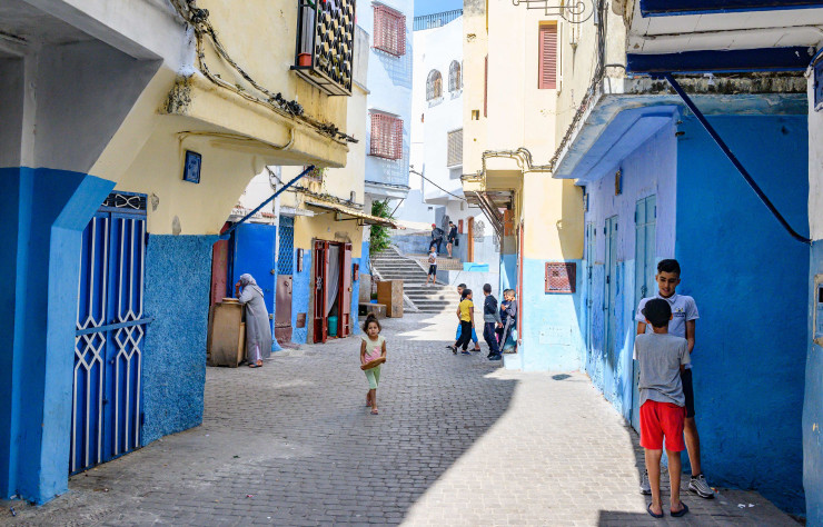 Dans la medina, un florilège de couleurs et de matériaux révèle son lot de surprises à chaque ruelle.