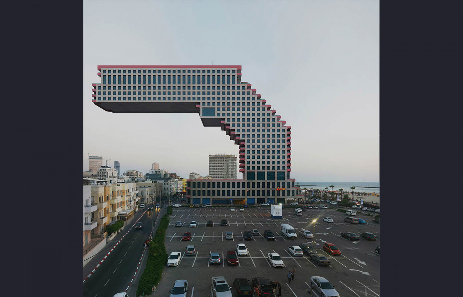 « Defense, Tel Aviv (2009). »