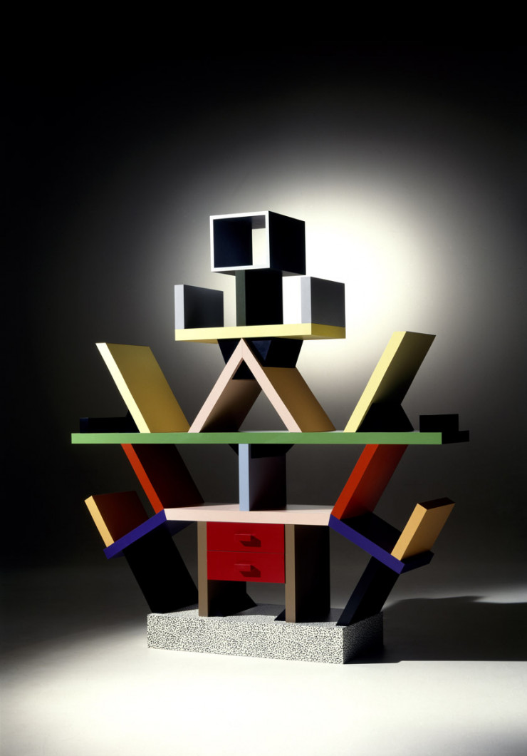 Étagère-cloison Carlton (1981) d’Ettore Sottsass. Collection « Memphis Milano ».