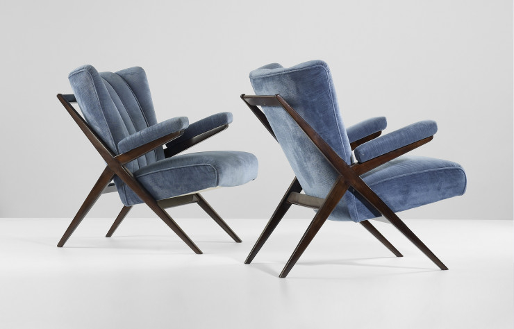 Le fauteuil « CA 832 » (1946) ne fait pas du tout rétro malgré son dossier matelassé. Il pourrait en fait dater de n’importe quelle décennie d’après-guerre. Un modèle qui n’a pas encore été réédité…