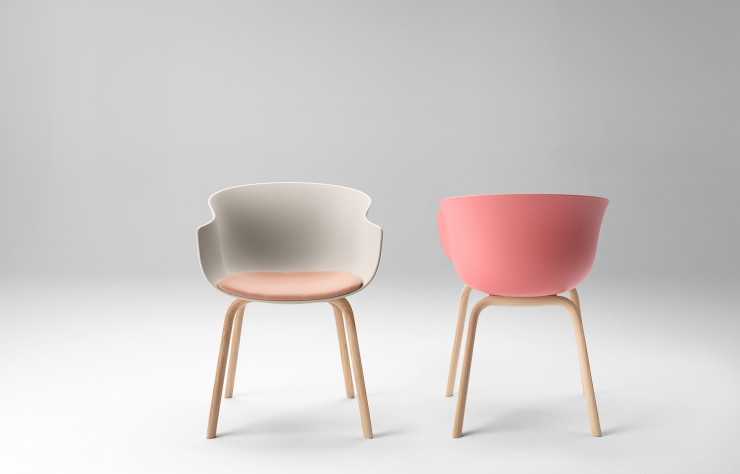 Chaises « Bai Wood », design Ader Lizaso.