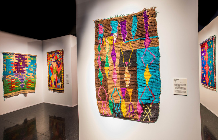 L’exposition envisage ces créations populaires comme de véritables œuvres d’art.