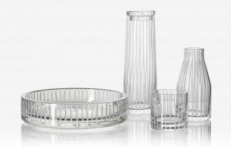 S’ils sont optionnels, des motifs sculptés dans le cristal donnent tout leur sens au nom de la collection, baptisée « Hand Drawn Glass » (verre dessiné à la main).
