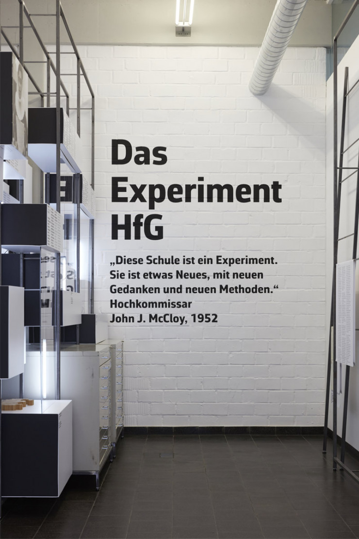 L’école de design conserve des prototypes de pièces emblématiques comme le tabouret Ulm (de Max Bill) et la vaisselle empilable TC 100 de Nick Roericht, créés ici.