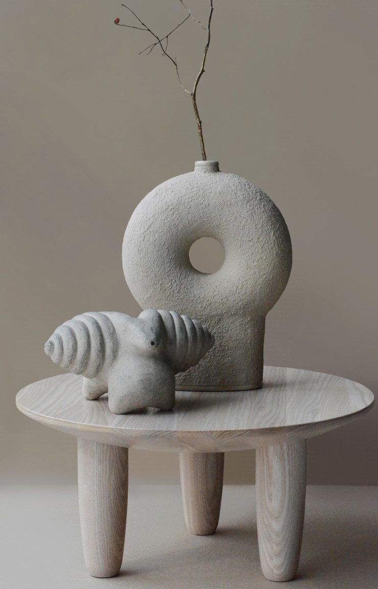Côte à côte les vases Barantsy et Kumanec dans leur version beige.