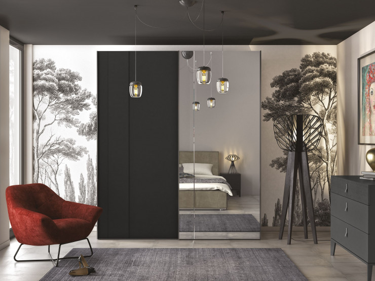 Une chambre parentale d’ombres et de lumière.