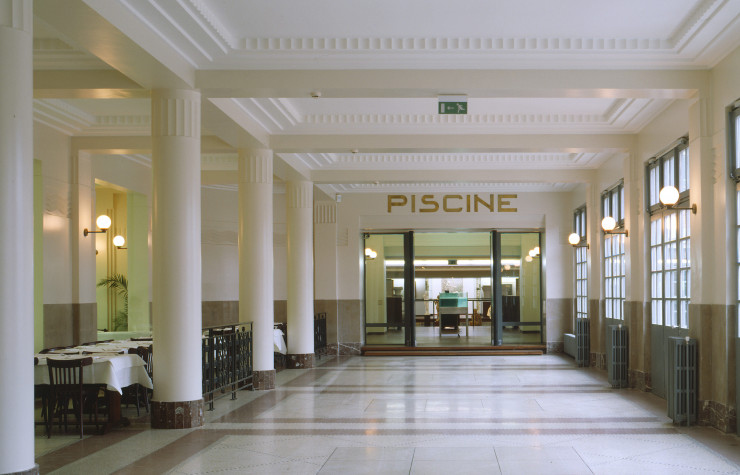 L’intérieur de la Piscine s’inscrit entre Art déco et modernisme.