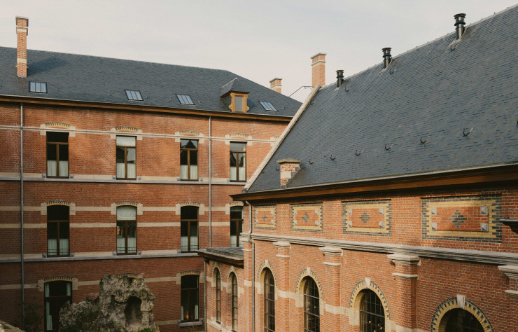 La réhabilitation du couvent augustinien participe à une transformation globale de l’hôpital militaire.