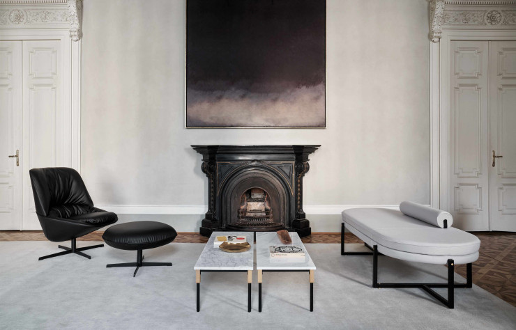 Pour la marque Arflex, le Studio Asaï a conçu de la collection « Sigmund », dont ce lit de jour, à droite.