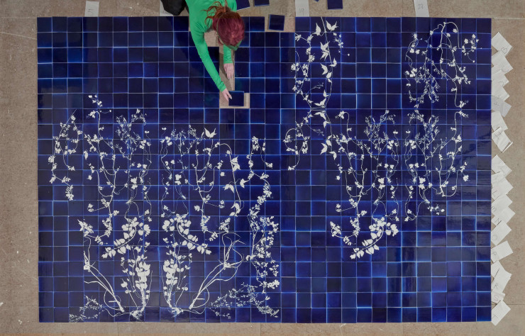 Vertigineux effet de fresque murale pour ce panneau de la même série.