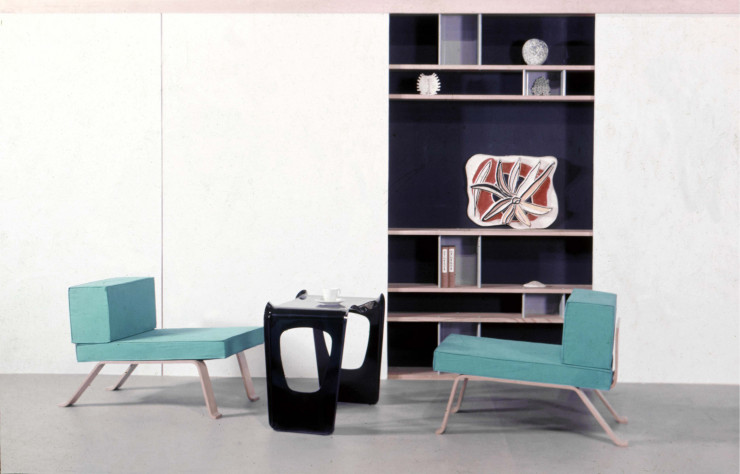 Pour la salle de réception, un bahut signé de Charlotte Perriand et Pierre Jeanneret.